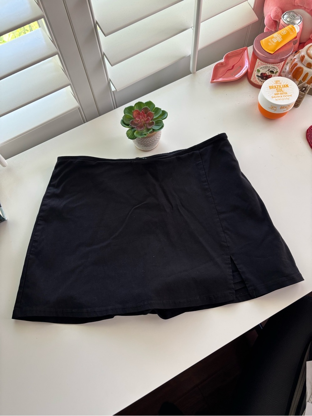 *FLAWED Wild Fable Black Skort Large